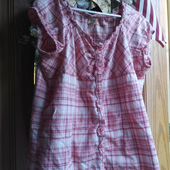 Faded Glory Ruffled Tee - Picture 3 of 6